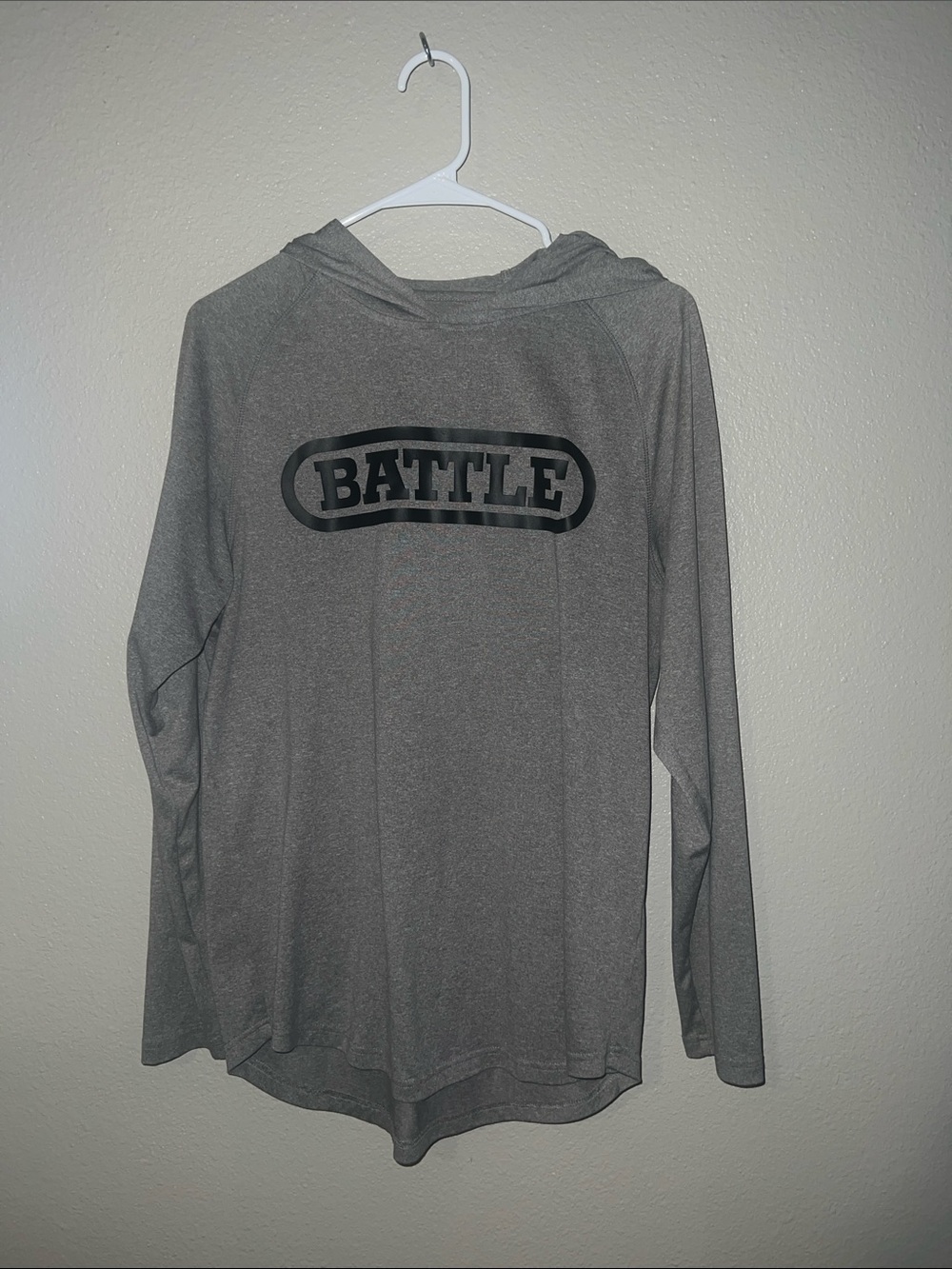 Men’s Battle Gray Long-Sleeve Hooded Top